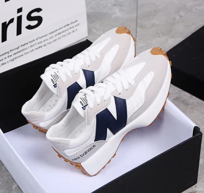 New Balance 327 Sneakers